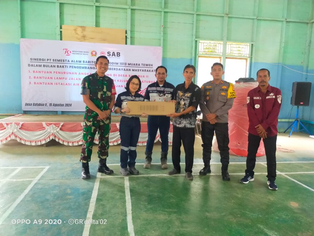 Kodim 1013/Mtw Bersama PT SAB Bersinergi Berikan Bantuan di Kecamatan Laung Tuhup