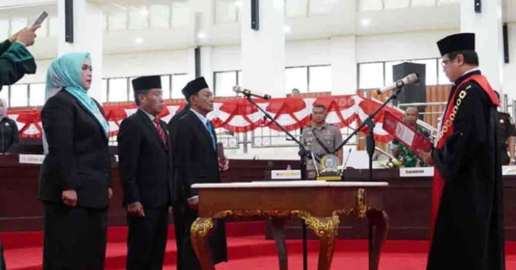 Pj Bupati Ucapkan Selamat Atas Dilantiknya Unsur Pimpinan Definitif DPRD Mura