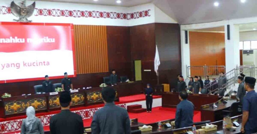 DPRD Mura Gelar Rapur Dengarkan Jawaban Pemda Terhadap Pandangan Umum Fraksi-fraksi