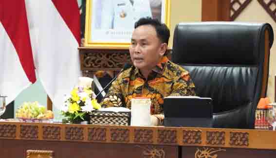 Menyikapi Rusaknya jalan Bukit Liti - Bawan - Kuala Kurun, Gubernur Sugianto Sabran Akan Hentikan Angkutan Batu Bara dan Kayu Log