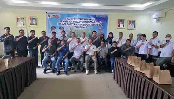 Disbun Kalteng Gelar Rapat Penetapan Harga Pembelian TBS Kelapa Sawit Produksi Pekebun Periode II Bulan Februari 2025