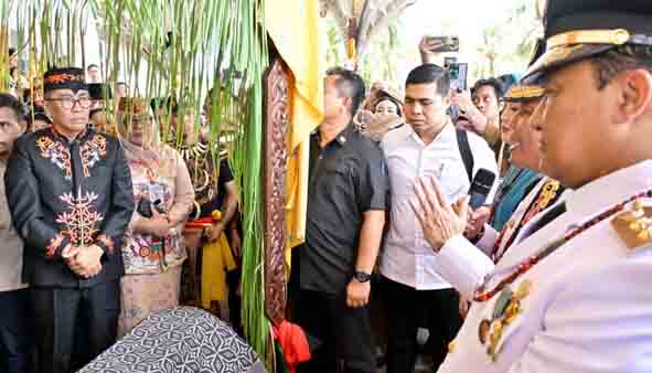 Kepala BAPPERIDA Turut Sambut Kedatangan Gubernur dan Wakil Gubernur Kalteng