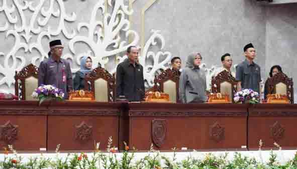 Mewakili Gubernur, Plt Sekda Hadiri Rapur DPRD Kalteng