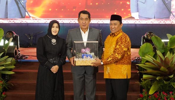 Wagub H Edy Pratowo Hadiri Kenal Pamit Kapolda Kalteng