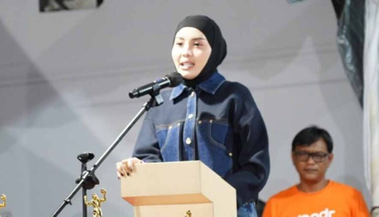 Ketua TP-PKK Kalteng Hadiri Open Tournament Bola Voli Wondr by BNI Palangka Raya CUP Tahun 2025