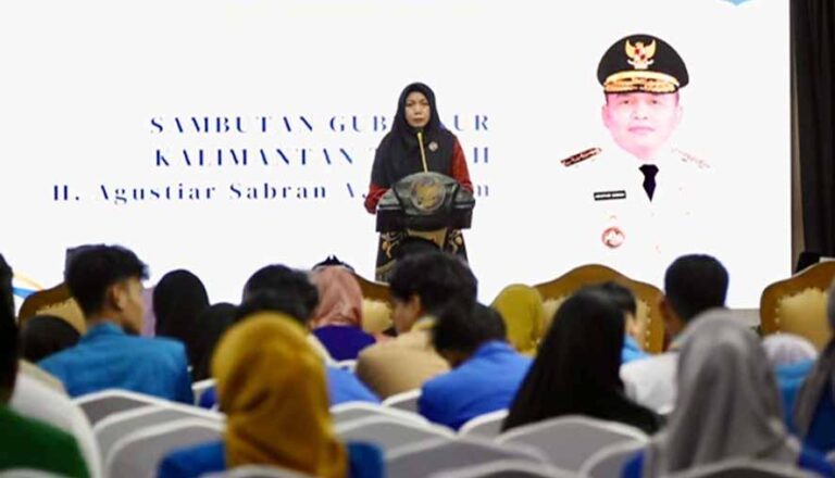 Asisten Ekbang Sri Widanarni Hadiri Pelantikan dan Raker PKC PMII Kalteng