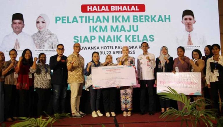 Ketua Dekranasda Aisyah Thisia Agustiar Sabran Hadiri Halalbihalal IKM Berkah IKM Maju