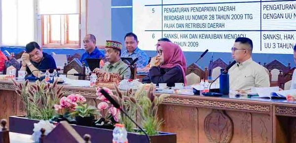 Rapat Perdana Pembahasan Pengelolaan Pertambangan Mineral DPRD dan Pemprov Kalteng