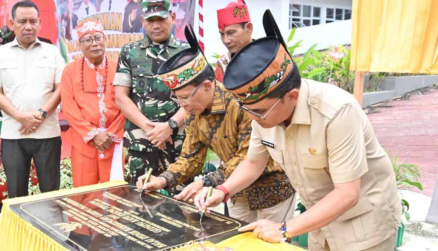 Gubernur Agustiar Sabran Resmikan Balai Induk Kaharingan Garing Nganderang dan Gedung Kayu Erang Tingang