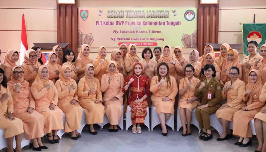 Ketua TP-PKK Aisyah Thisia Agustiar Sabran Pimpin Sertijab Plt Ketua DWP Provinsi Kalteng