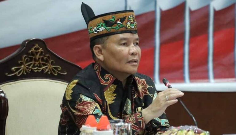Tidak Berkontribusi pada Perbaikan Jalan, Gubernur Instruksikan Tutup Akses Mobilisasi Perusahaan
