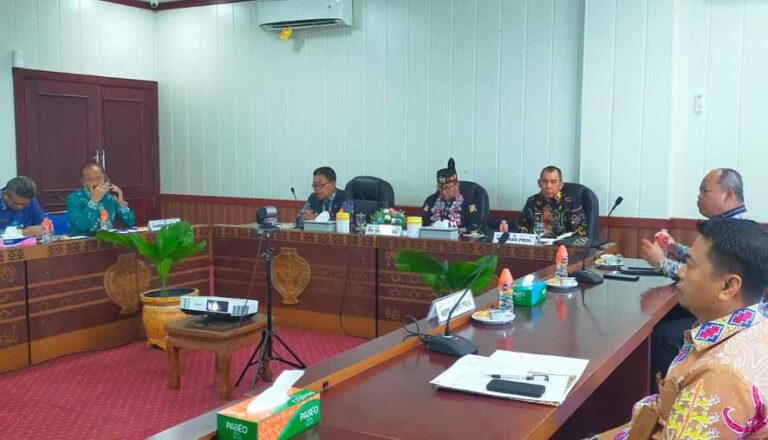 Plt Sekda Kalteng Hadiri Rakor Percepatan Realisasi APBD Tahun 2025 Secara Virtual