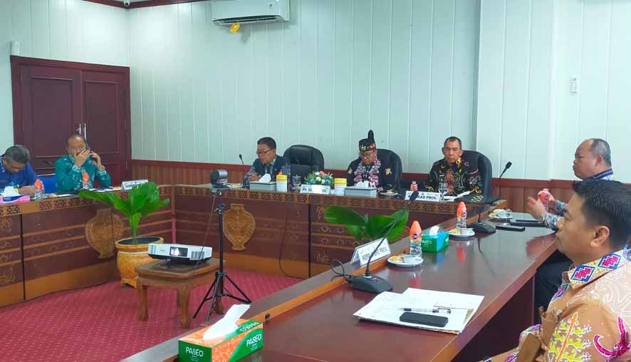 Plt Sekda Kalteng Hadiri Rakor Percepatan Realisasi APBD Tahun 2025 Secara Virtual