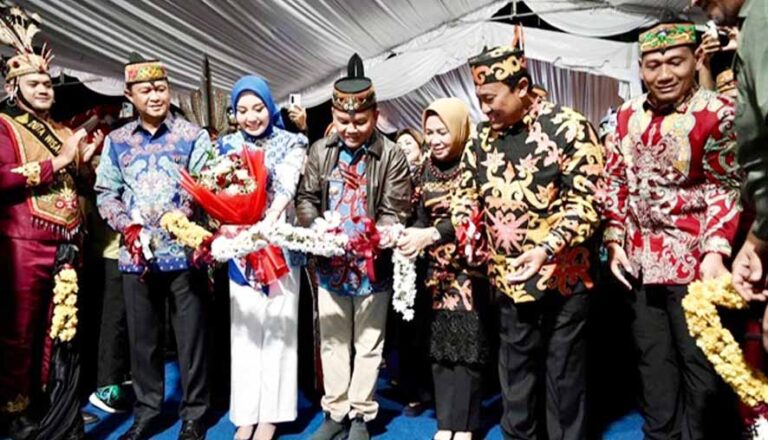 Gubernur Buka Kalteng Expo Sebagai Sarana Promosi Komoditas Unggulan dan Informasi Peluang Investasi