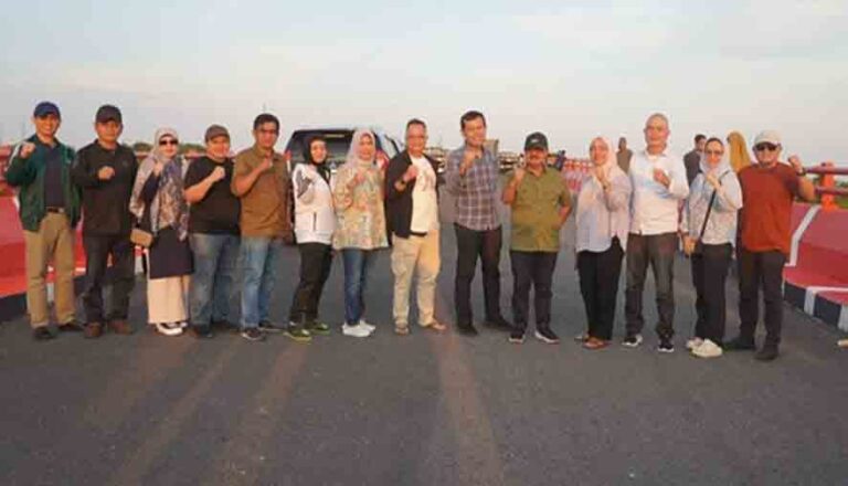 Asisten Setda Kalteng Tinjau Kondisi Jembatan Sei Jelai di Kabupaten Sukamara