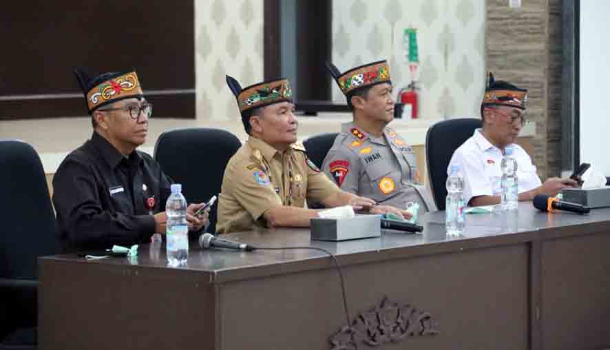 Gubernur Minta Tenaga Kesehatan dan Pegawai Rumah Sakit Berikan Layanan Terbaik Tanpa Memandang Latar Belakang Pasien