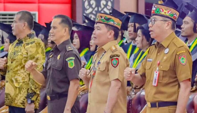 Hadiri Wisuda UPR, Gubernur Tegaskan Komitmen Pemprov Kalteng Jalankan Program 1 Rumah 1 Sarjana