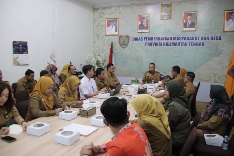 Kadis PMD Pimpin Rapat Persiapan Pelantikan TP Posyandu dan Pengurus Dekranasda Kalteng