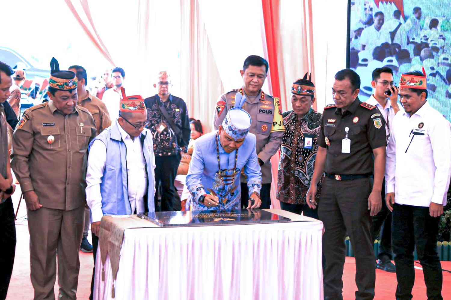 Gubernur Tegaskan Peresmian Koperasi Merah Putih Sebagai Tonggak Penting Bangun Kemandirian dan Kesejahteraan Desa/Kelurahan di Kalteng