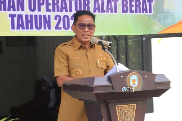 Heriyus Lepas Peserta Pelatihan Operator Alat Berat dan Diksar SatpamMurung Raya, Info Publik – (2)