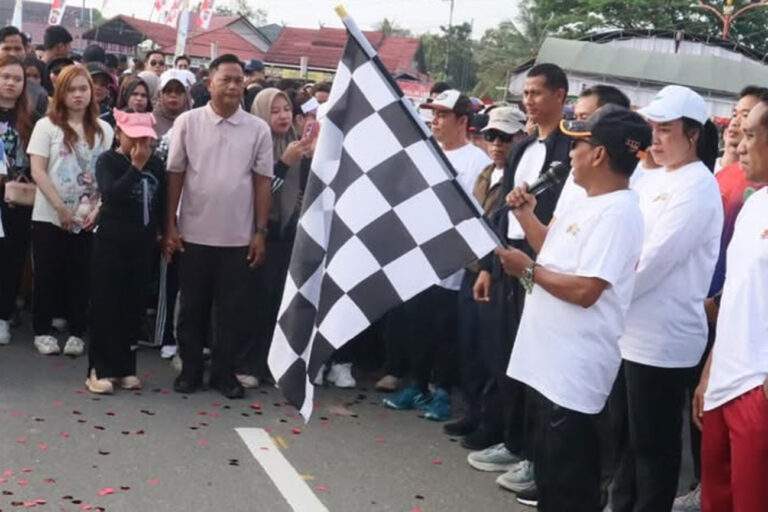 Semarak Hari Bhayangkara ke-80, Ribuan Warga Meriahkan Jalan Santai Bersama Polres Murung Raya!D (1)